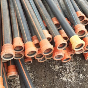 İkinci el sulama ekipmanları plastik boru fıskiye 350 adet boru 50 fıskiye